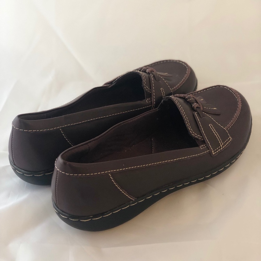 Clark’s brown slip on loafers size 9, like new